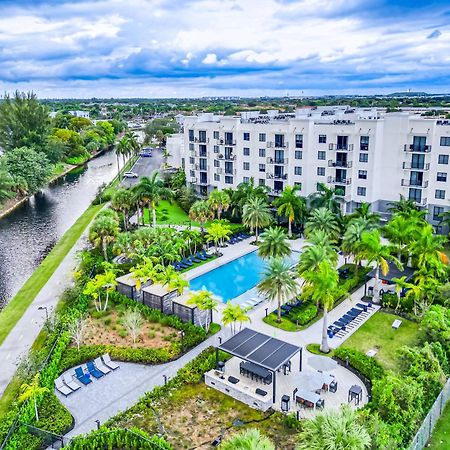 Amazing 2 Bedroom Unit In Doral Miami With Free Parking ハイアリーヤ・ガーデンズ エクステリア 写真