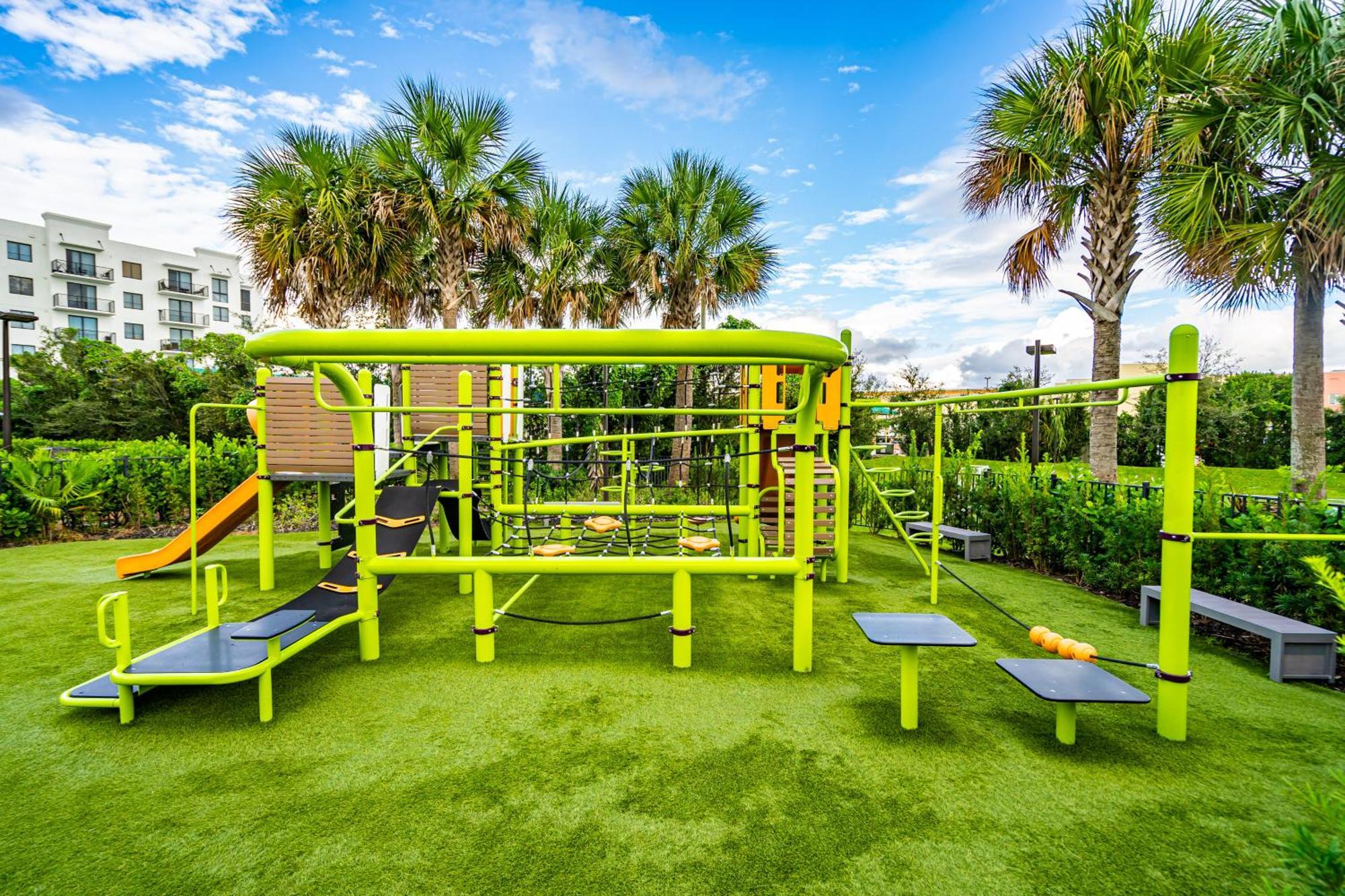 Amazing 2 Bedroom Unit In Doral Miami With Free Parking ハイアリーヤ・ガーデンズ エクステリア 写真