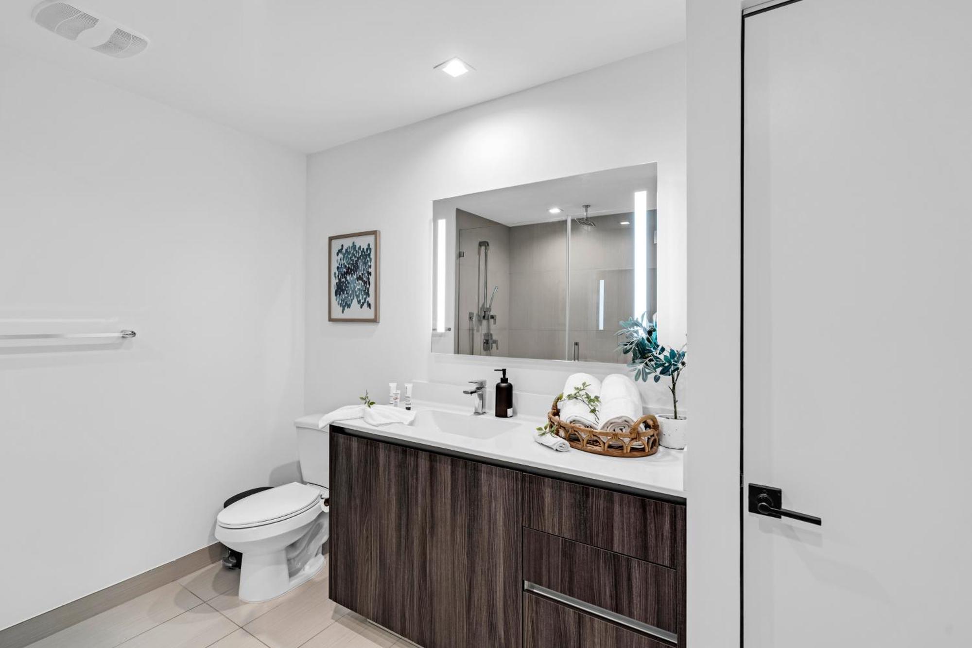 Amazing 2 Bedroom Unit In Doral Miami With Free Parking ハイアリーヤ・ガーデンズ エクステリア 写真