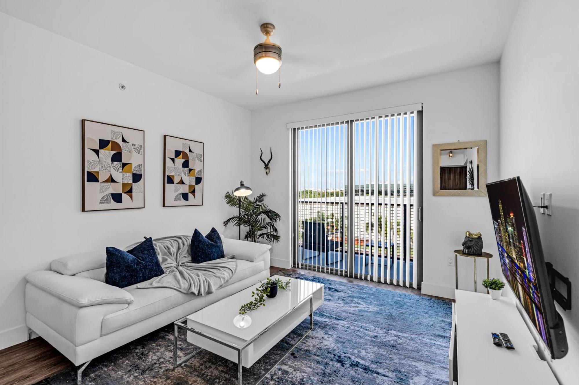 Amazing 2 Bedroom Unit In Doral Miami With Free Parking ハイアリーヤ・ガーデンズ エクステリア 写真