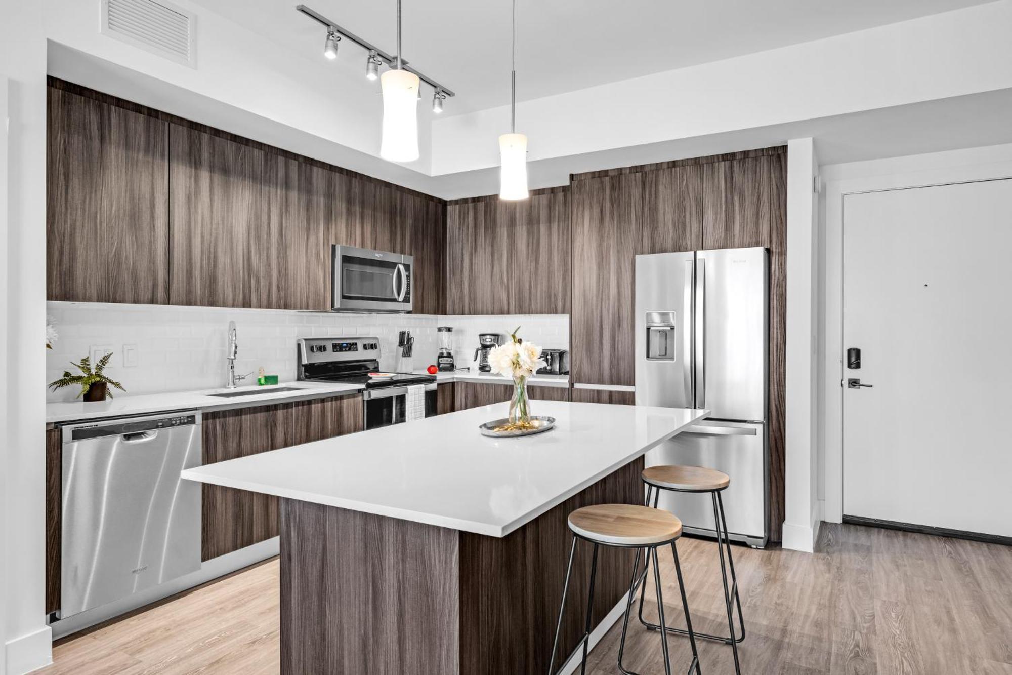 Amazing 2 Bedroom Unit In Doral Miami With Free Parking ハイアリーヤ・ガーデンズ エクステリア 写真